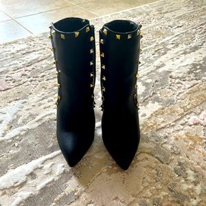 Nicole Miller Wally Booties Size 7.5